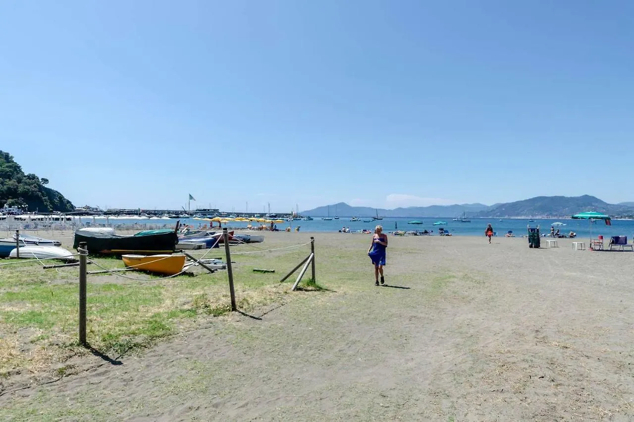 Apartment Joivy Inviting 1-Bed Flat, Close To 2 Beaches, Sestri Levante