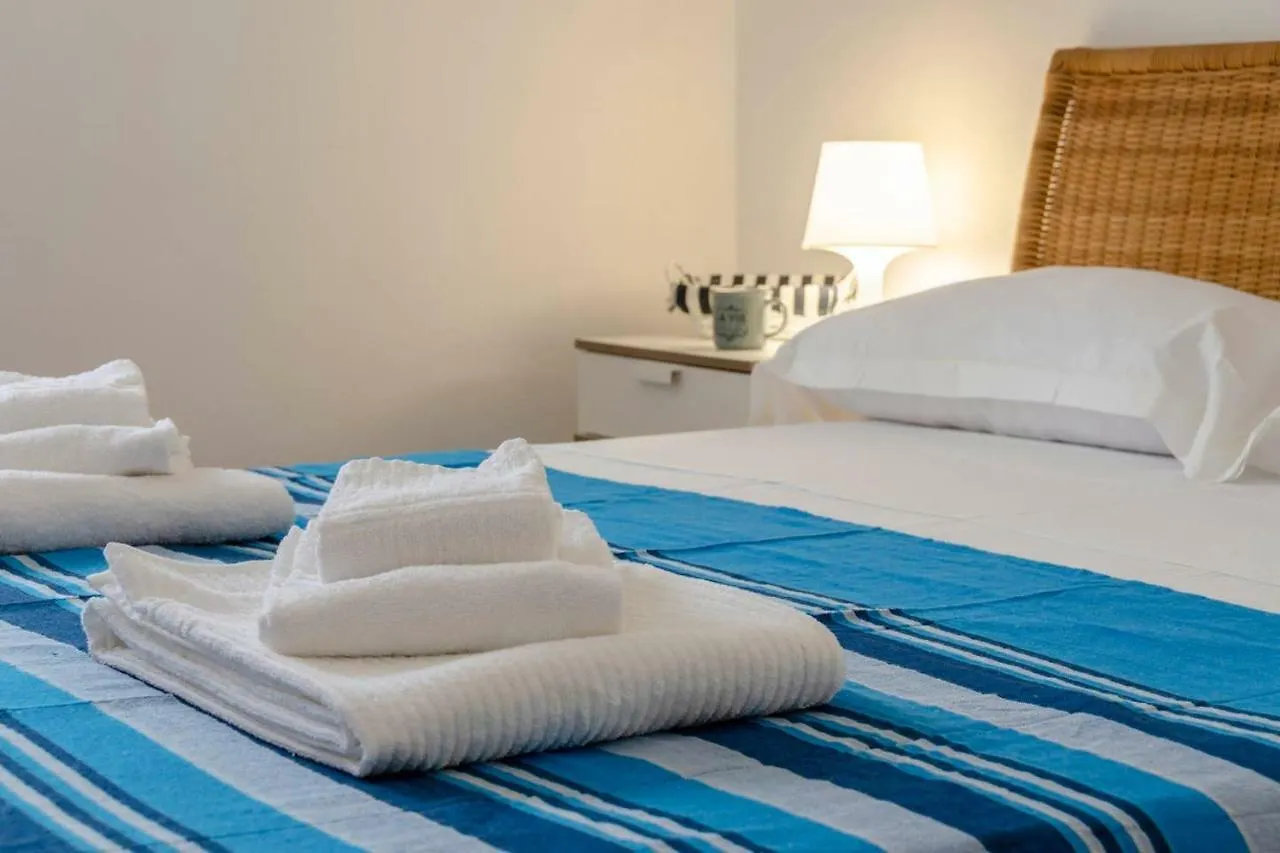 Joivy Inviting 1-Bed Flat, Close To 2 Beaches, 东塞斯特里