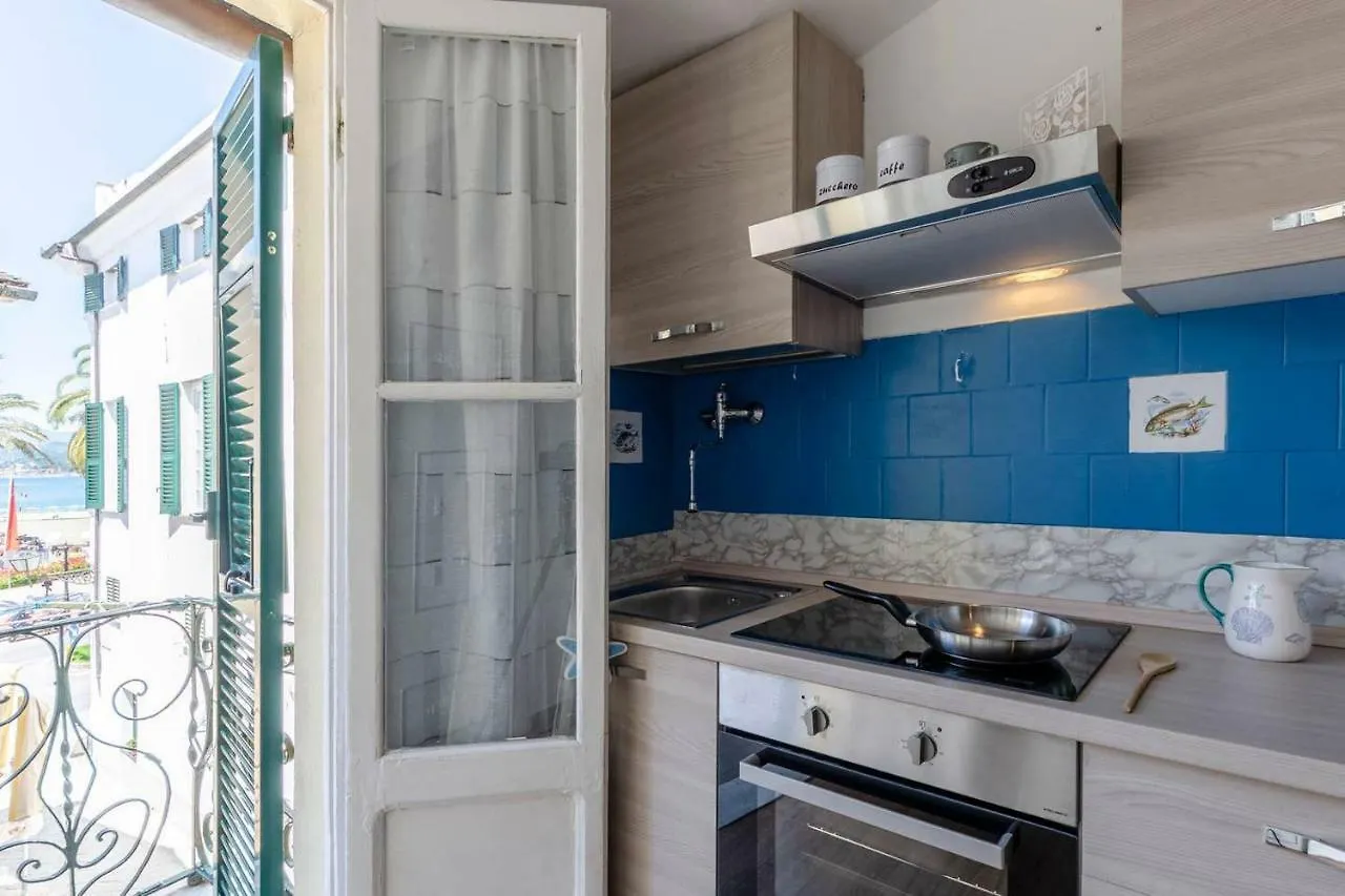 Joivy Inviting 1-Bed Flat, Close To 2 Beaches, 东塞斯特里